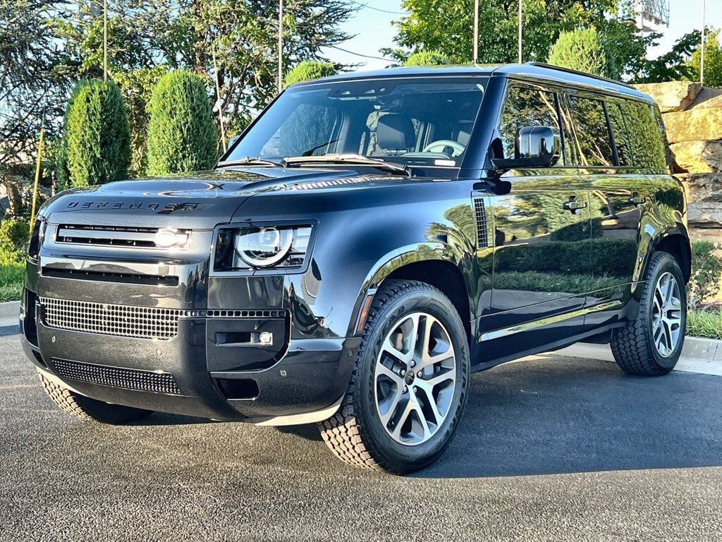New 2026 Land Rover Defender 110 X-Dynamic SE AWD/4WD image 1