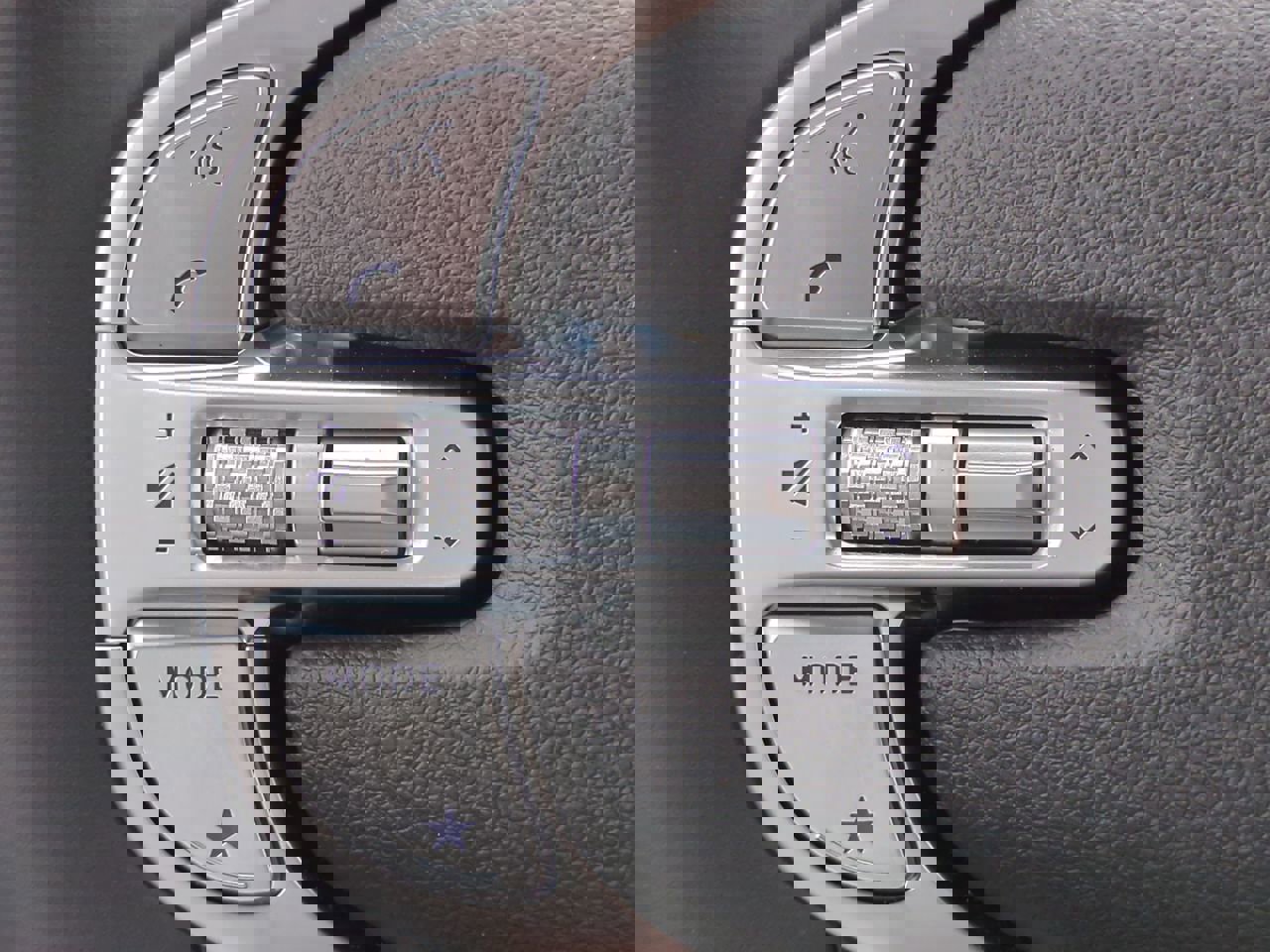 Certified 2025 Genesis GV70 2.5T w/ Select Package image 26