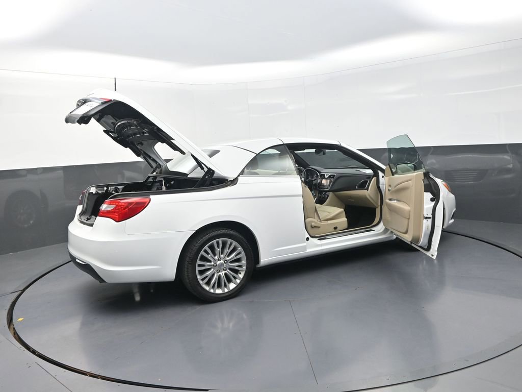 Used 2011 Chrysler 200 Limited FWD image 38