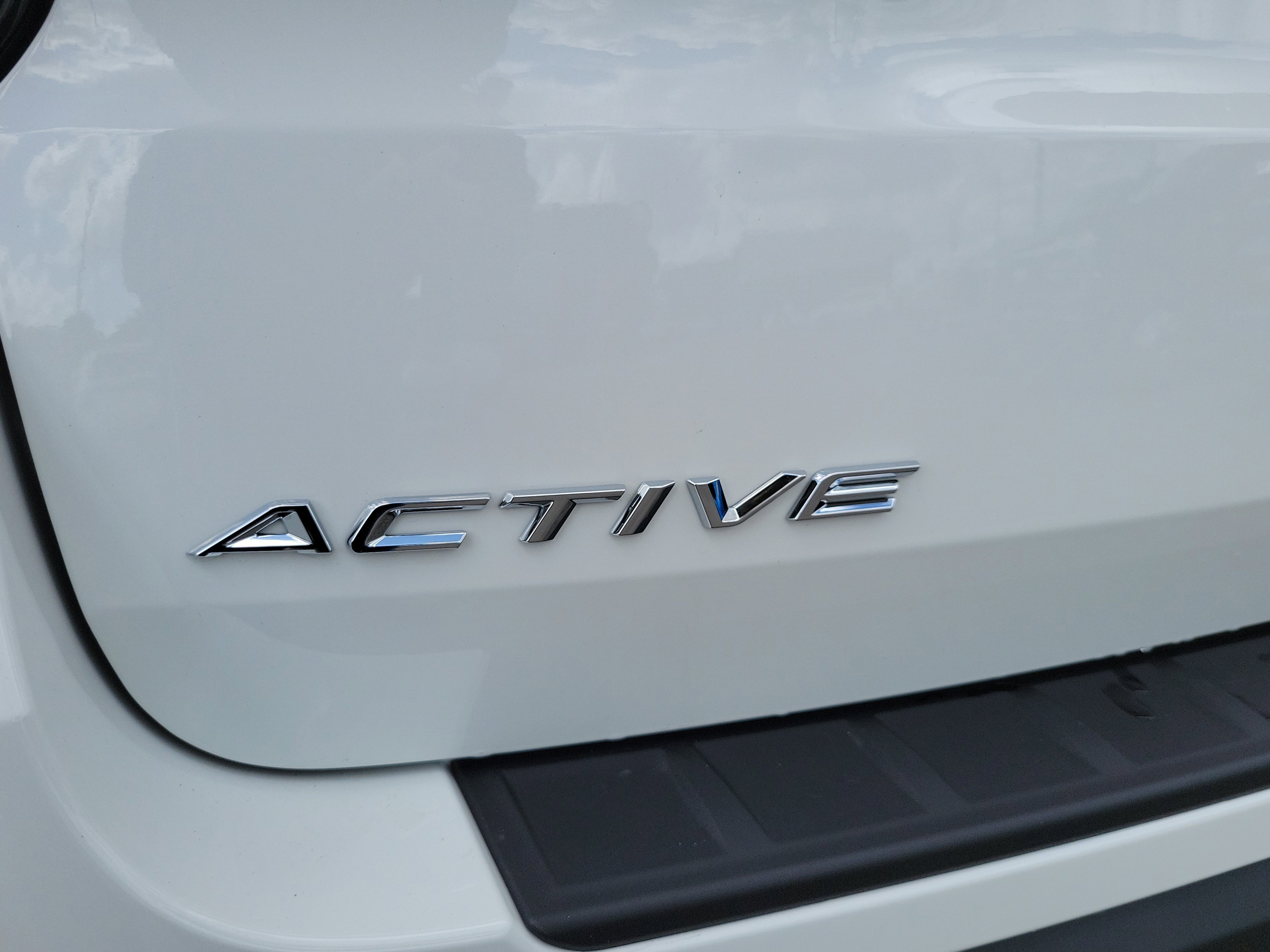 New 2026 Ford Explorer Active RWD image 7