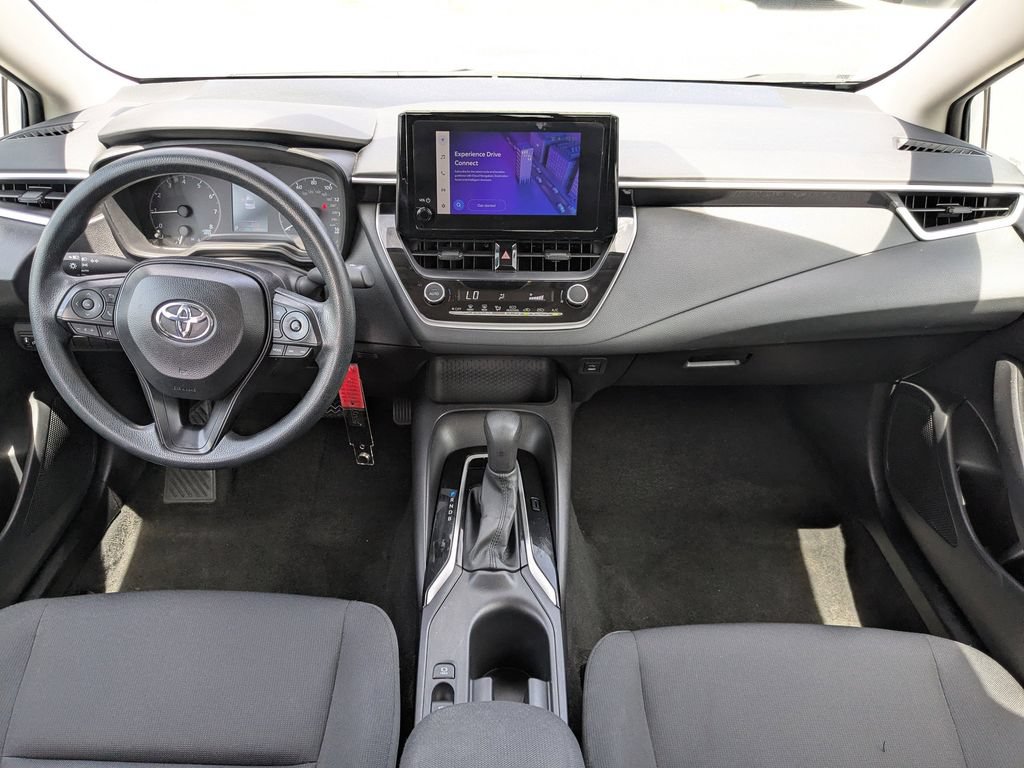 Used 2025 Toyota Corolla LE FWD image 14