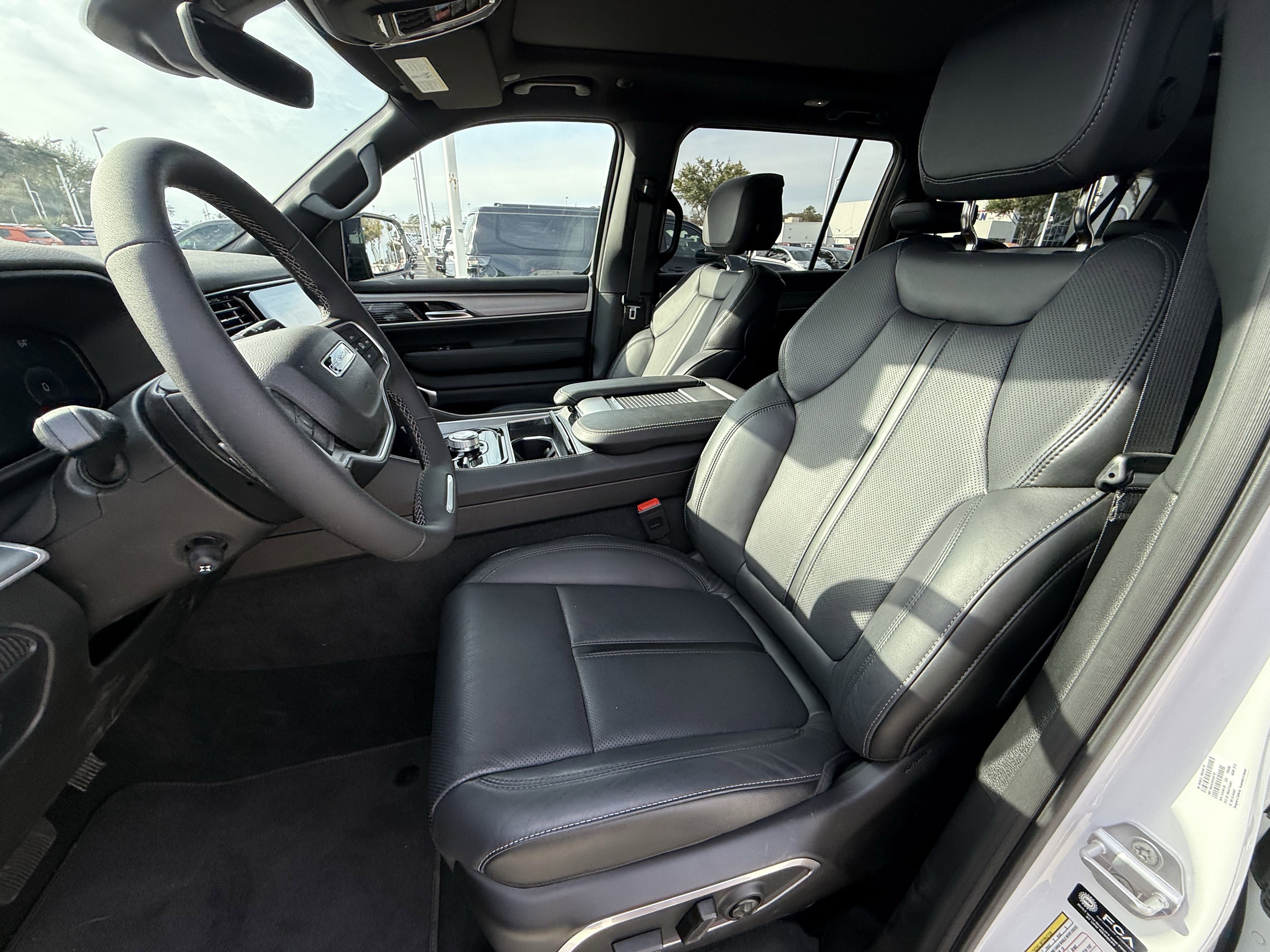 New 2026 Jeep Grand Wagoneer L Limited w/ Premium Group II AWD/4WD image 18