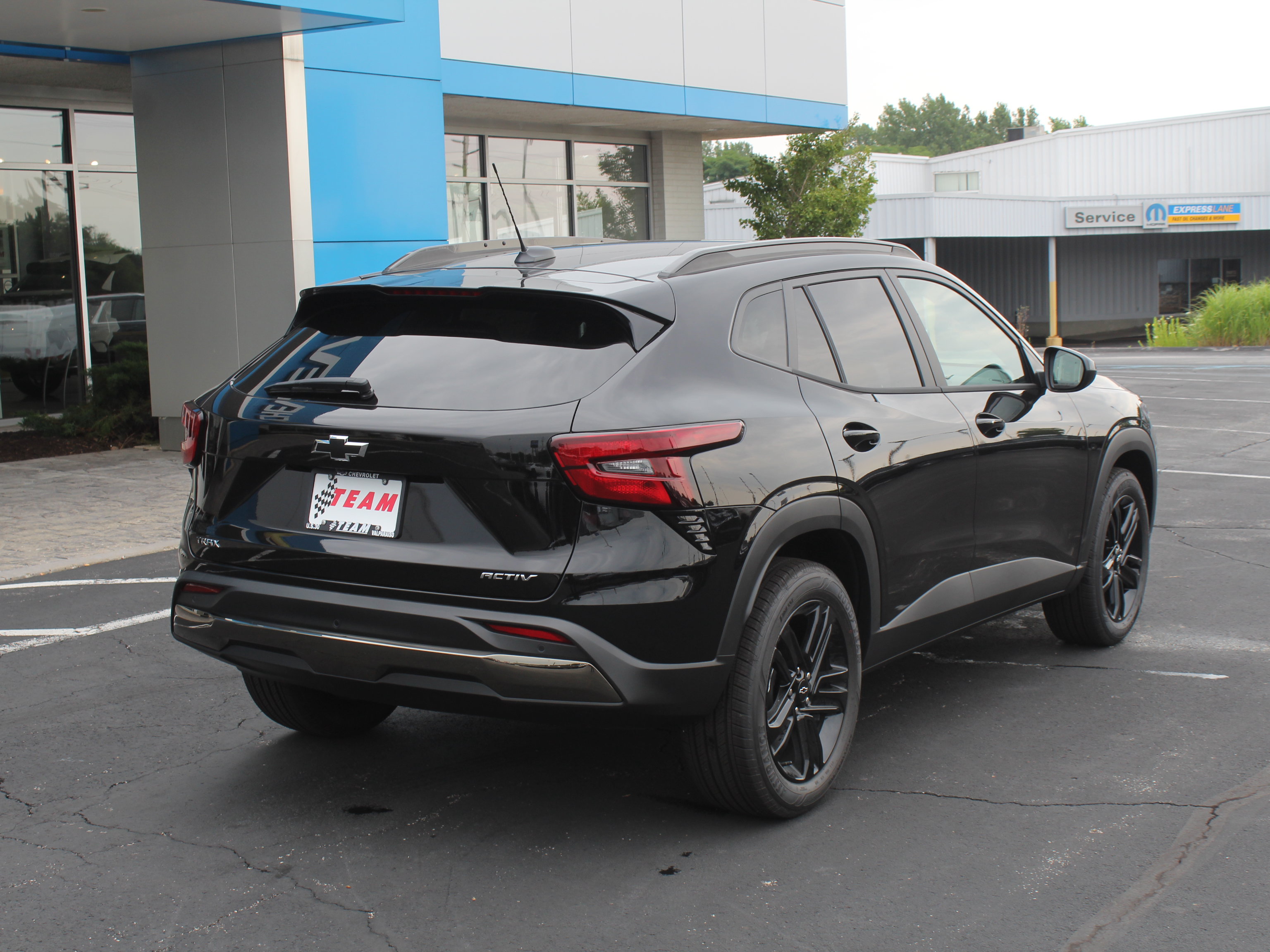 New 2026 Chevrolet Trax ACTIV w/ Sunroof Package FWD image 4