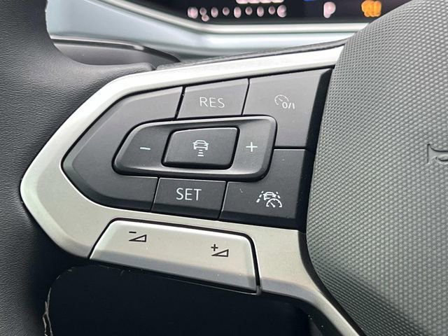 New 2026 Volkswagen Taos SE FWD image 16