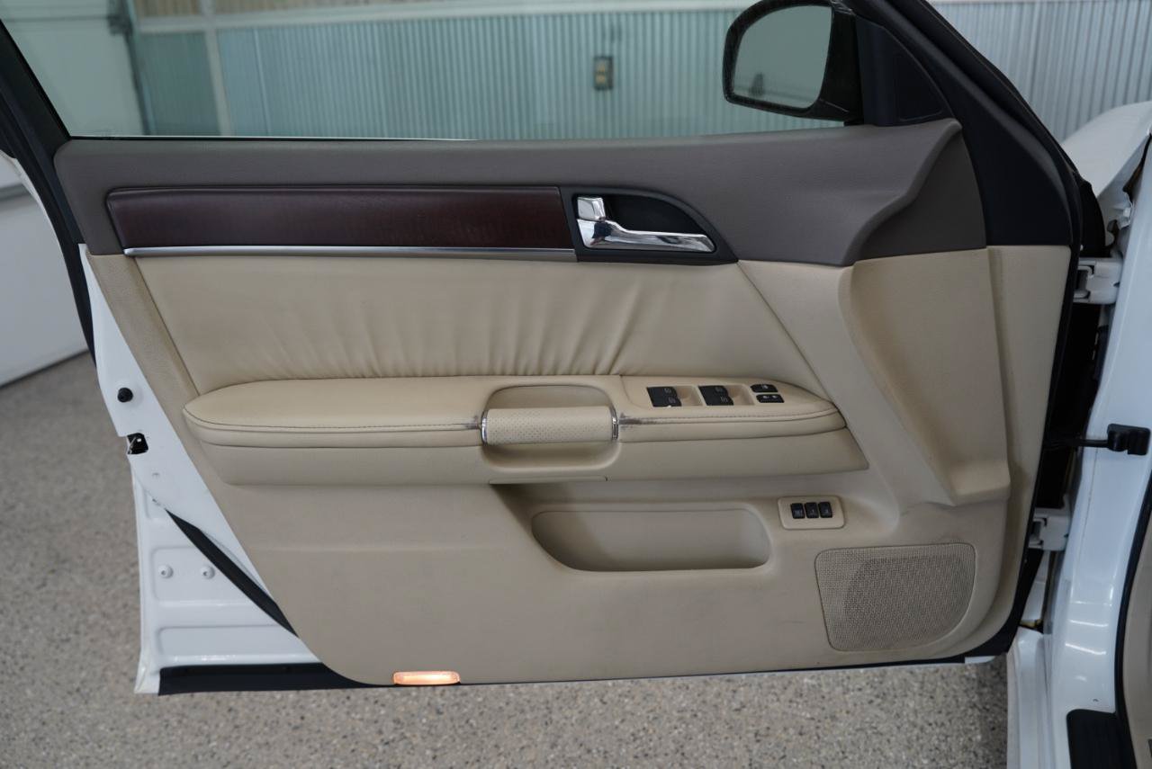 Used 2010 INFINITI M35 w/ Technology Pkg RWD image 30