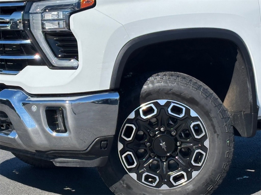 Used 2024 Chevrolet Silverado 2500 LTZ w/ LTZ Texas Edition image 3