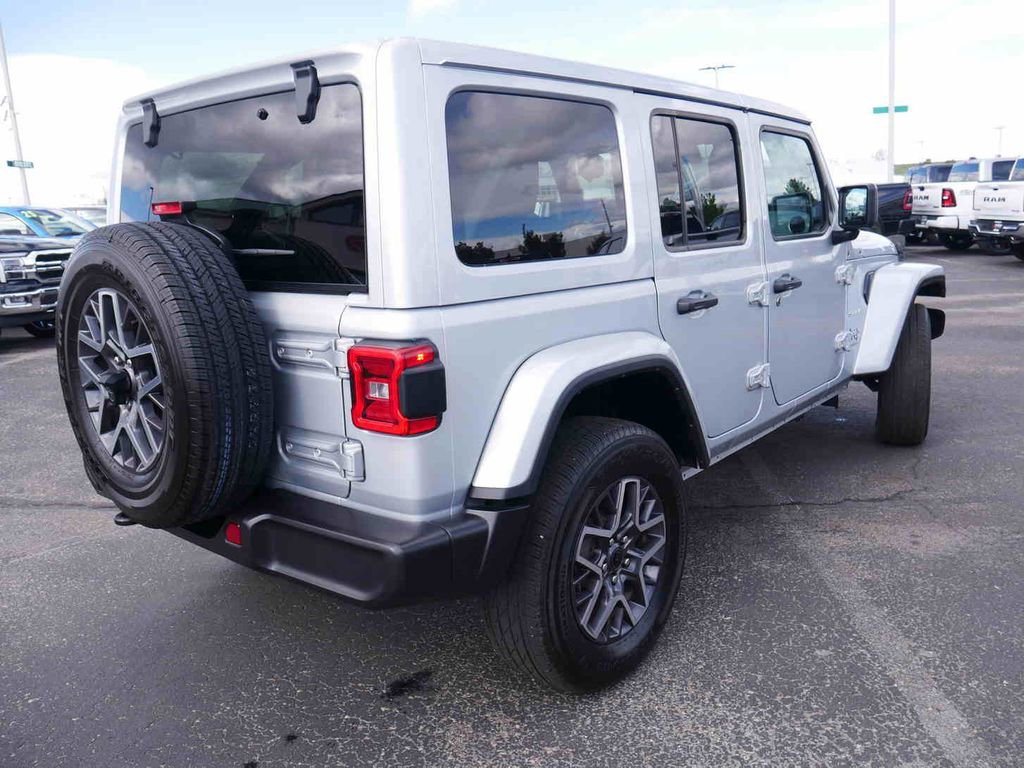 Certified 2024 Jeep Wrangler Unlimited Sahara AWD/4WD image 21