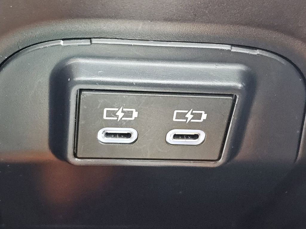 Used 2023 Toyota RAV4 XLE Premium image 14