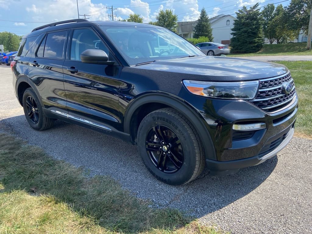 Used 2023 Ford Explorer XLT w/ Equipment Group 202A AWD/4WD image 7