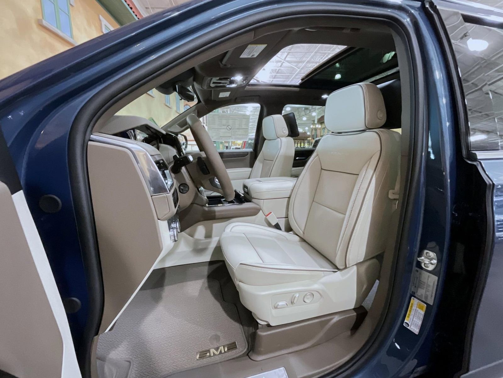 New 2026 GMC Yukon XL Denali image 10