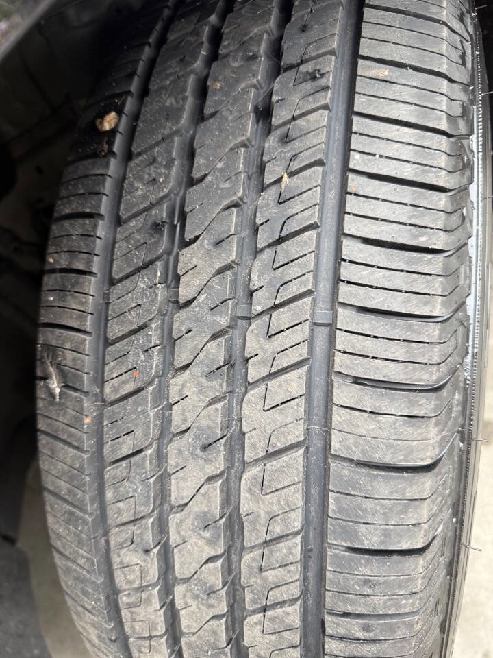 Used 2020 Buick Enclave Essence image 35