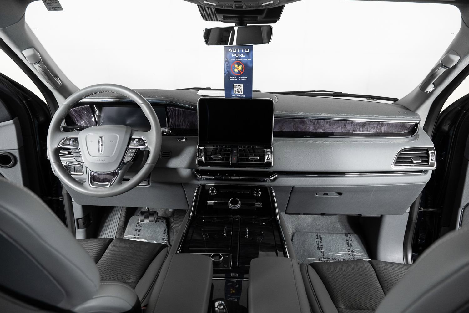 Used 2021 Lincoln Navigator Reserve w/ Cargo Convenience Package image 32