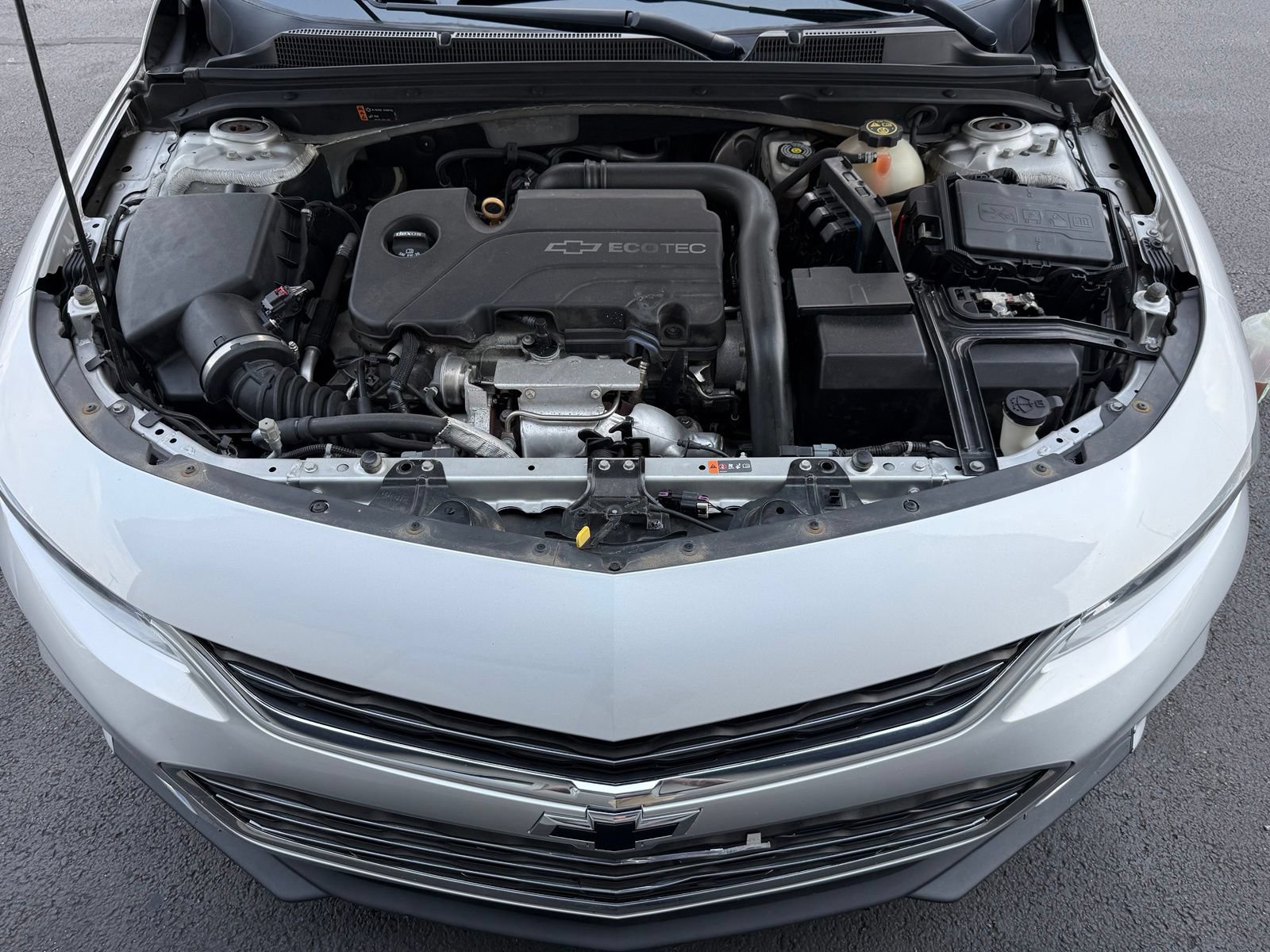Used 2017 Chevrolet Malibu LT FWD image 34