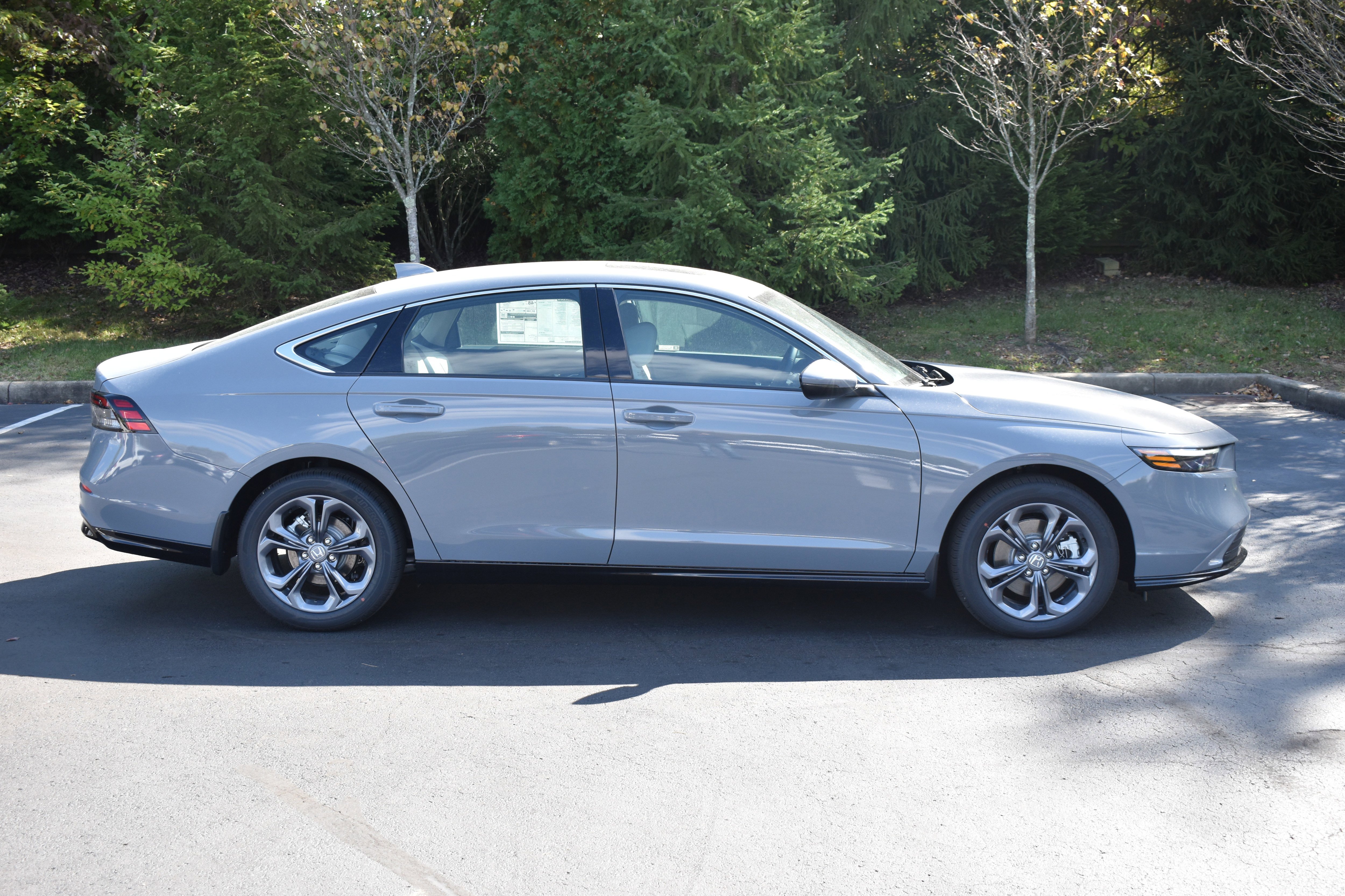 New 2025 Honda Accord EX-L image 9