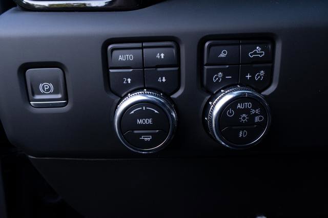 Used 2024 GMC Sierra 2500 AT4 w/ AT4 Premium Plus Package image 17
