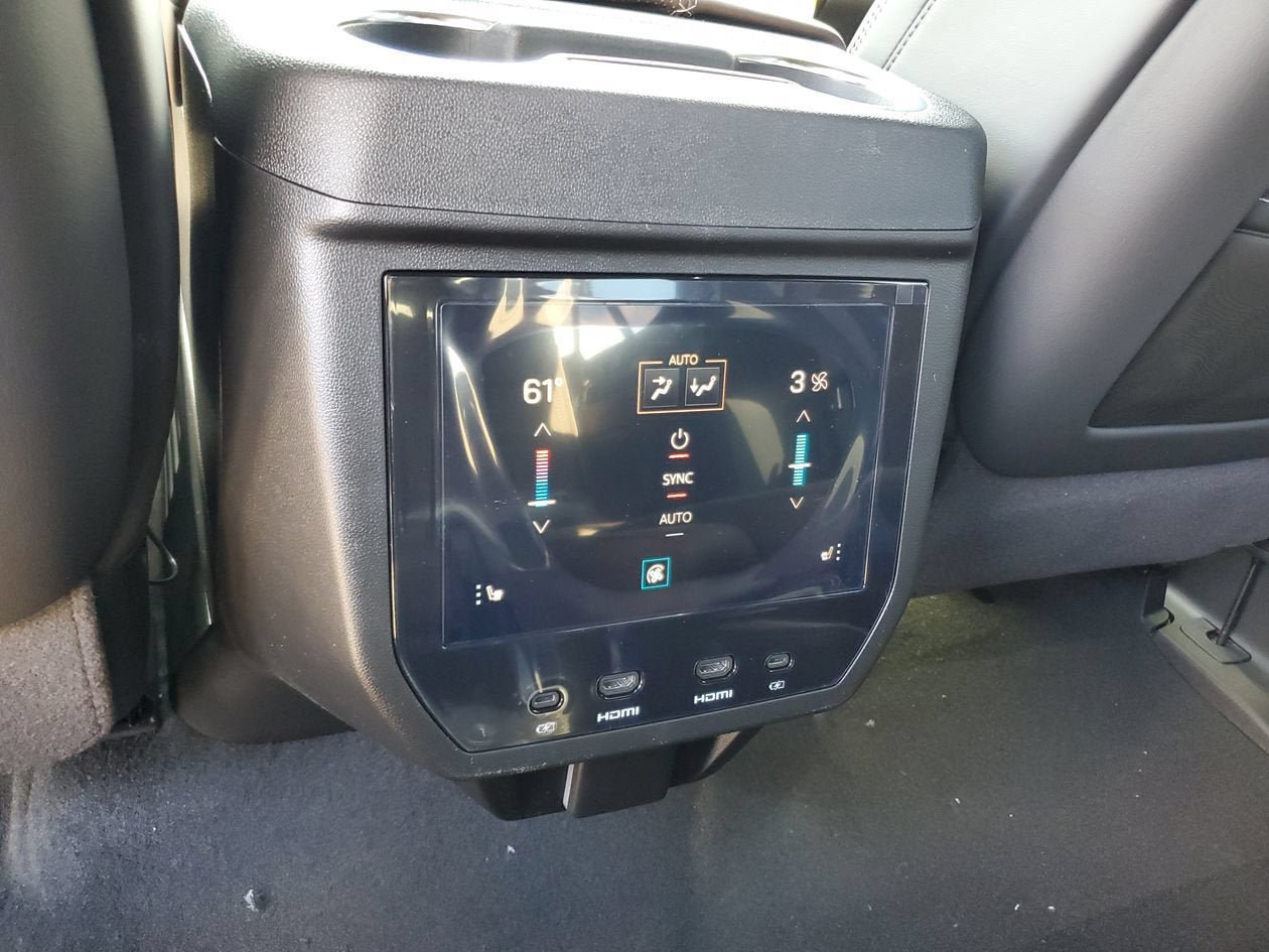 New 2026 GMC Yukon XL Denali Ultimate AWD/4WD image 16