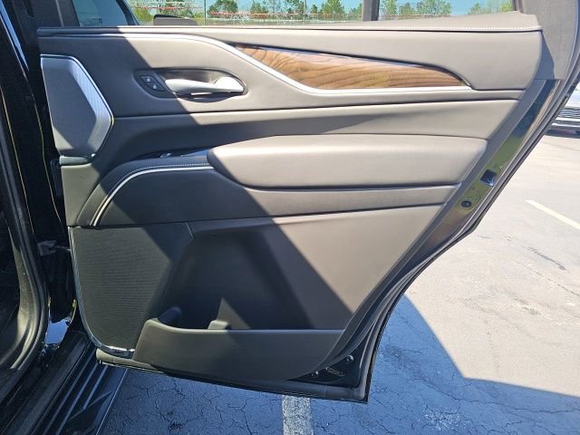 Used 2024 Cadillac Escalade Sport Platinum w/ LPO, ONYX Package AWD/4WD image 14