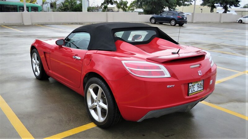 Used 2008 Saturn Sky RWD image 3