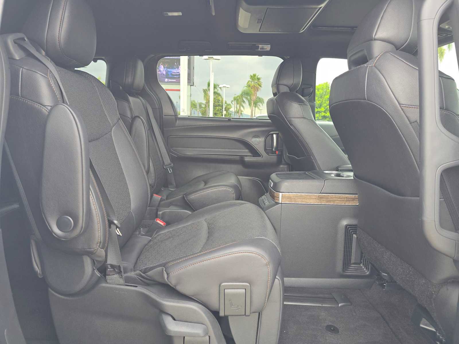 Used 2025 Toyota Sienna Platinum image 12