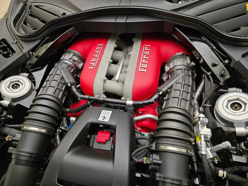 Used 2025 Ferrari Purosangue AWD/4WD image 28