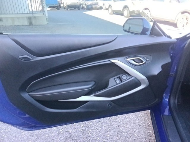 Used 2022 Chevrolet Camaro LT w/ RS Package image 11