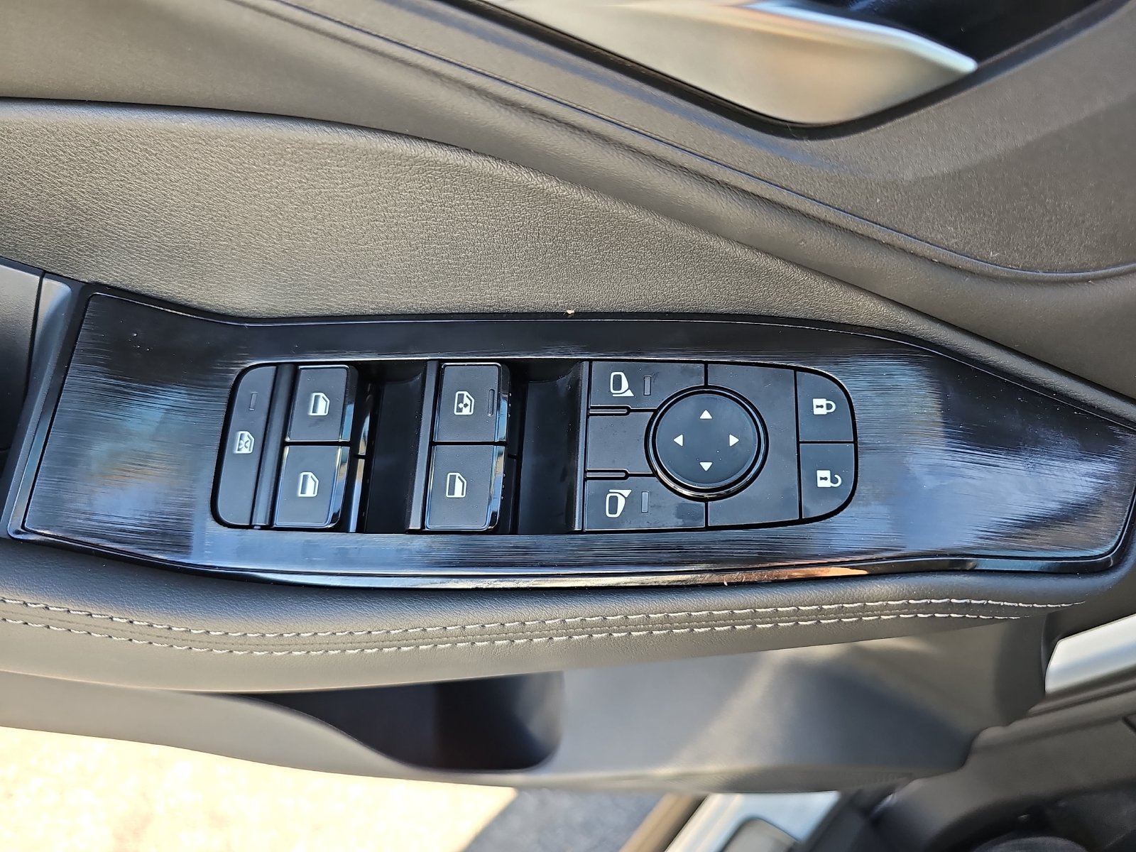 New 2027 Nissan Rogue Dark Armor FWD image 32