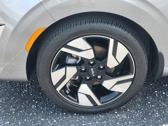 Certified 2025 Kia Soul GT-Line w/ GT-Line Technology Package FWD image 8