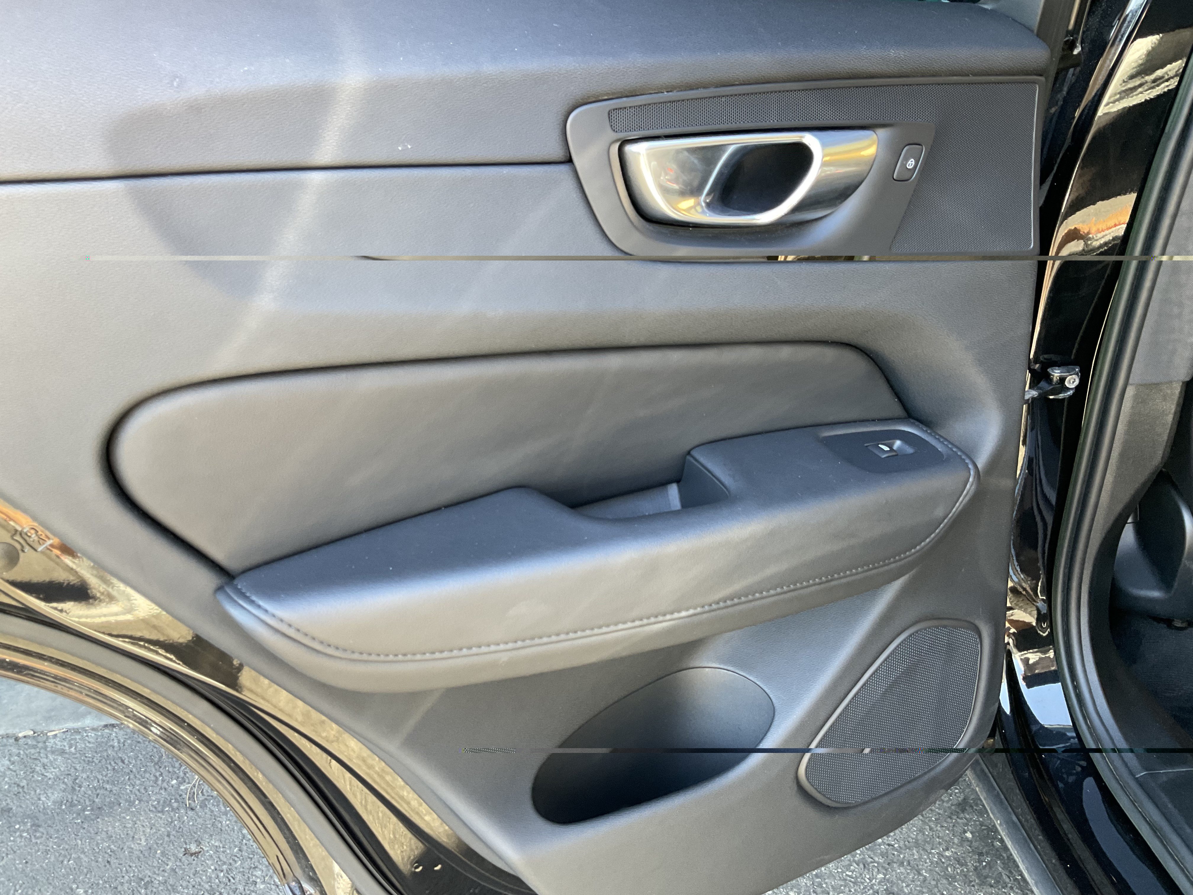 Used 2023 Volvo XC60 B5 Plus AWD/4WD image 36