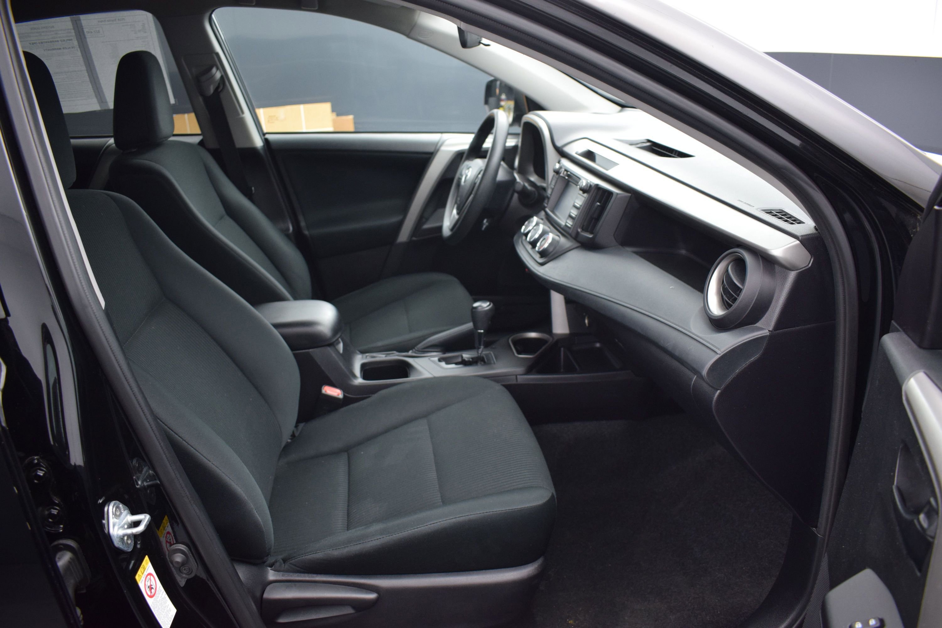 Used 2018 Toyota RAV4 LE w/ All Weather Liner Package FWD image 10