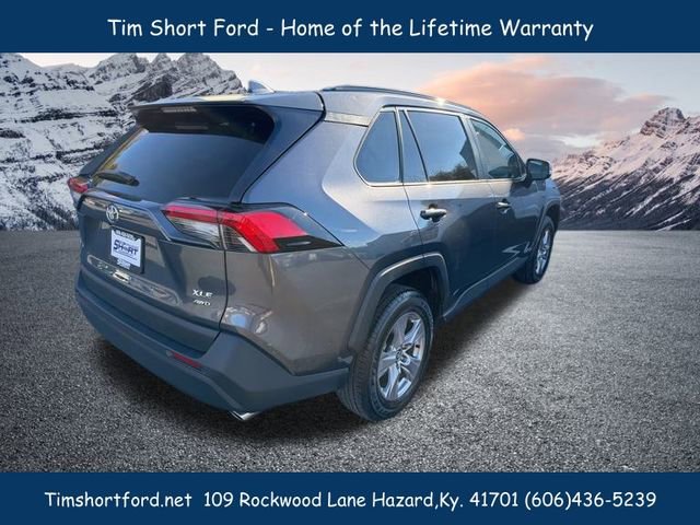 Used 2025 Toyota RAV4 XLE w/ Convenience Package image 4