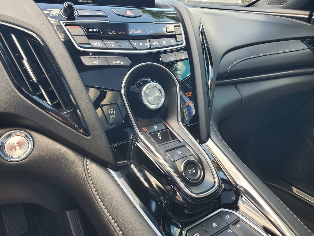 Used 2025 Acura RDX SH-AWD image 32