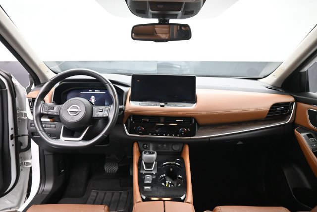 Used 2024 Nissan Rogue Platinum FWD image 29