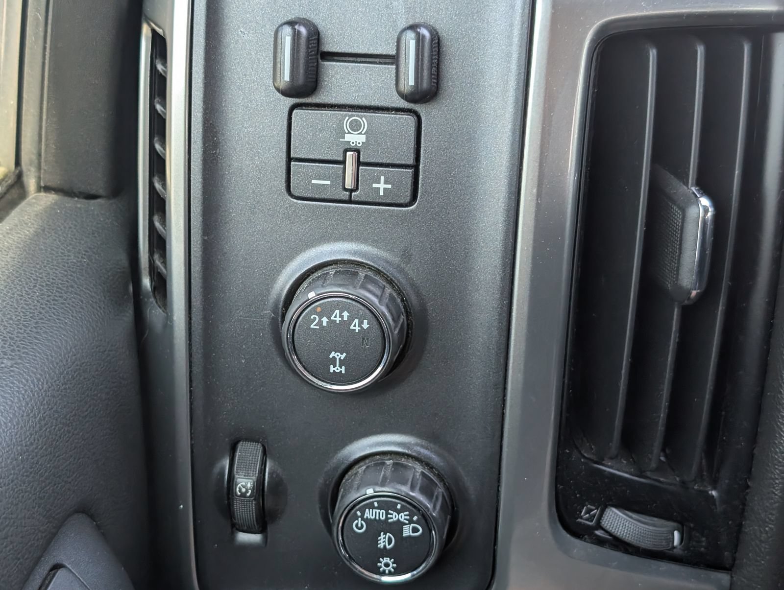 Used 2017 Chevrolet Silverado 3500 LTZ w/ Duramax Plus Package AWD/4WD image 6