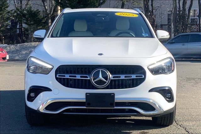 Used 2025 Mercedes-Benz GLA 250 4MATIC image 2
