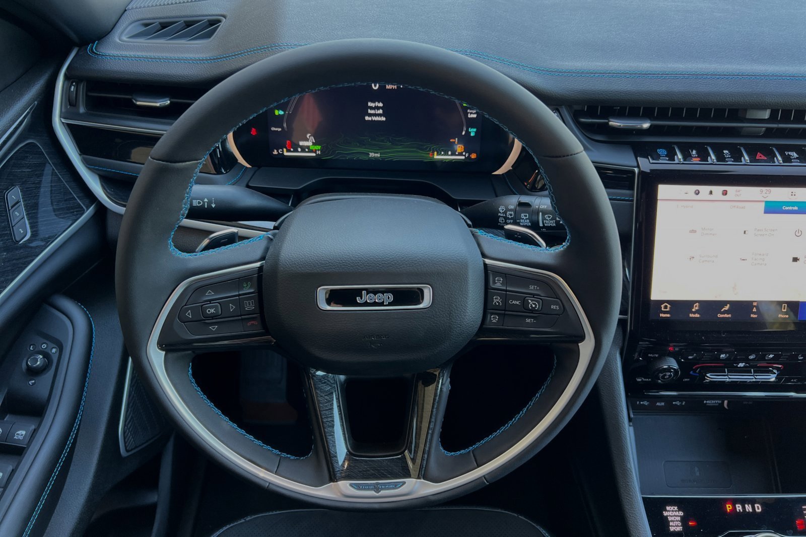 New 2023 Jeep Grand Cherokee Trailhawk w/ Advanced Protech Group II image 13