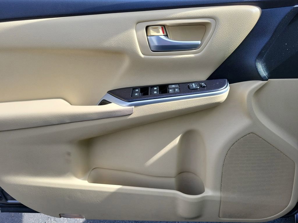 Used 2015 Toyota Camry LE FWD image 20