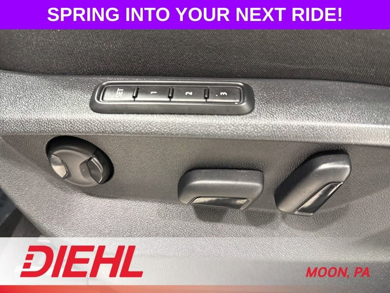 Used 2022 Volkswagen Atlas SEL R-Line AWD/4WD image 27