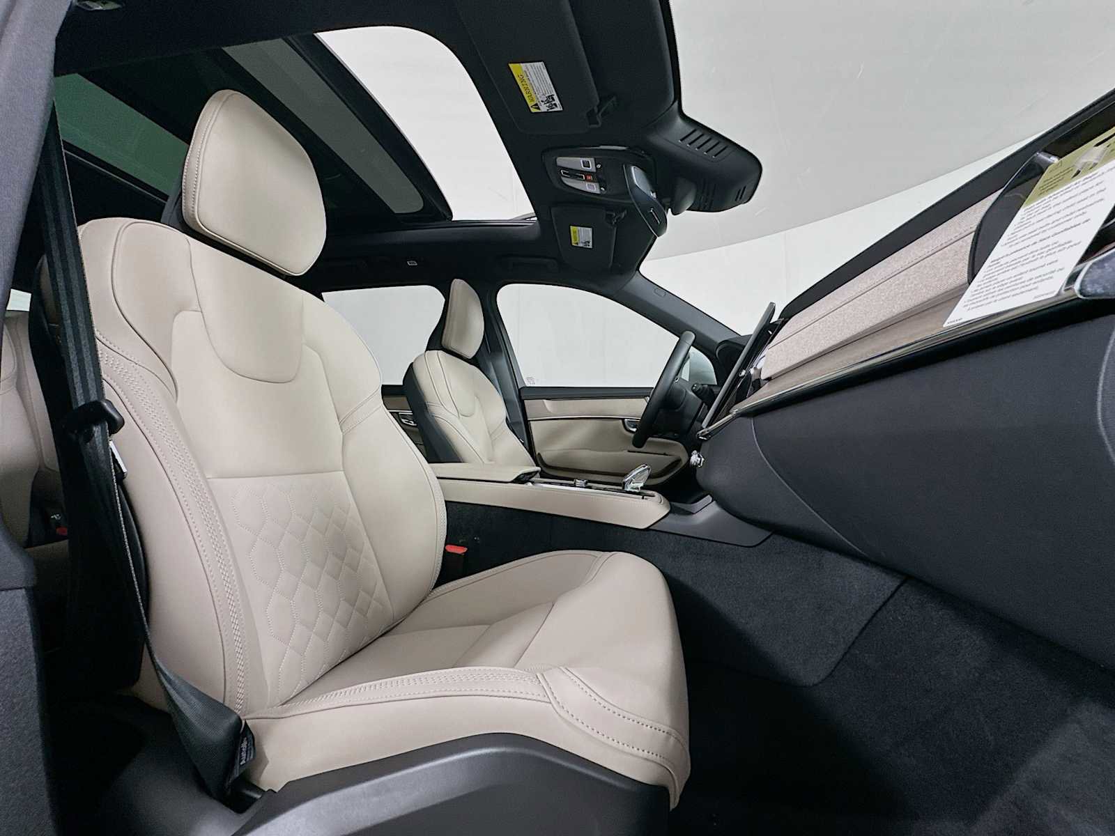New 2026 Volvo XC90 B6 Plus w/ Protection Package image 28