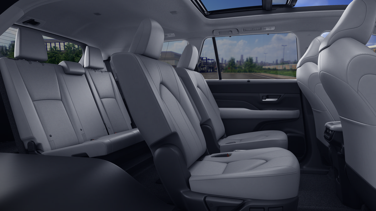 New 2026 Toyota Grand Highlander AWD Hybrid image 2