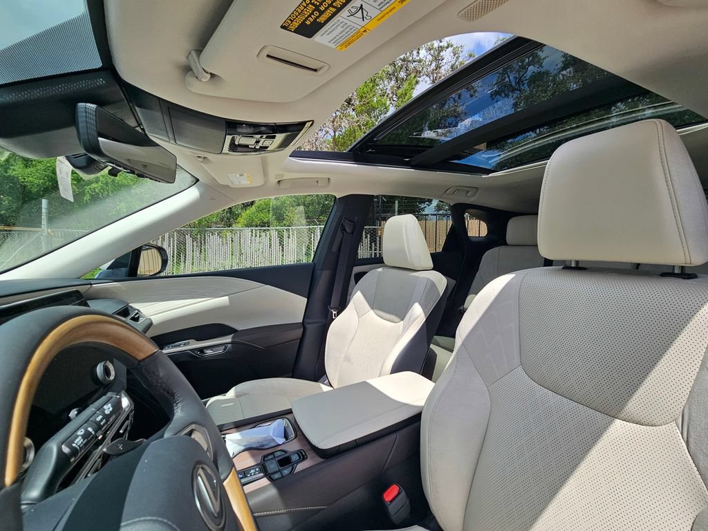 Used 2025 Lexus RX 350 AWD w/ Convenience Package image 16
