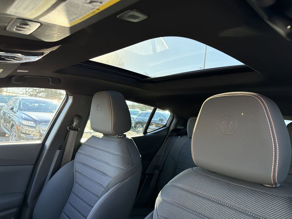 Used 2024 Alfa Romeo Tonale Ti w/ Active Assist Package image 28