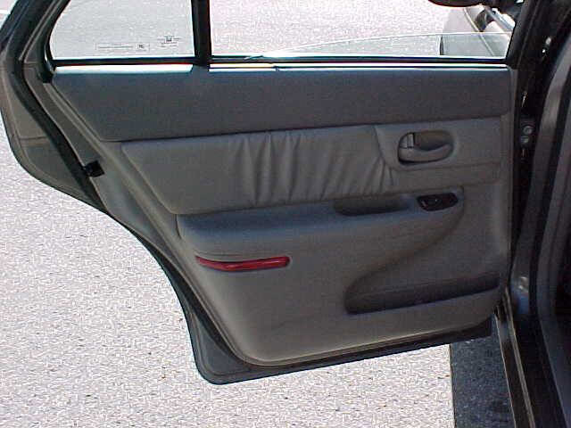 Used 2004 Buick Century Custom image 17