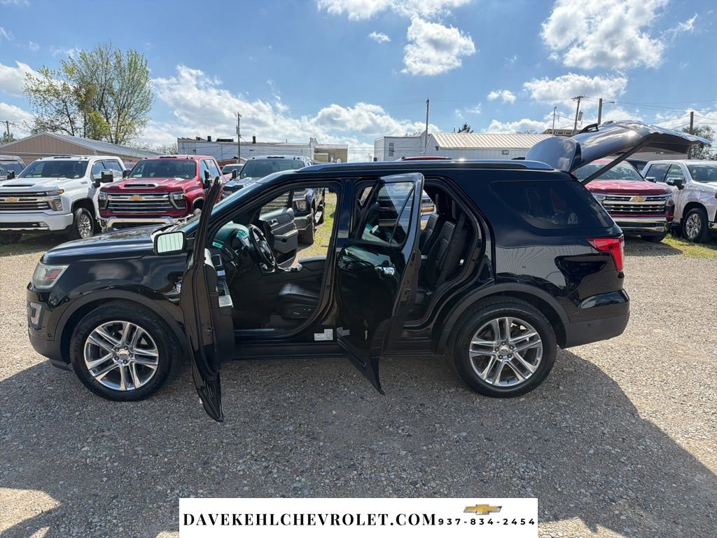 Used 2016 Ford Explorer Limited w/ Equipment Group 301A AWD/4WD image 23