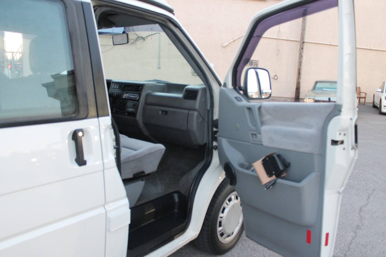 Used 1993 Volkswagen Eurovan MV FWD image 16