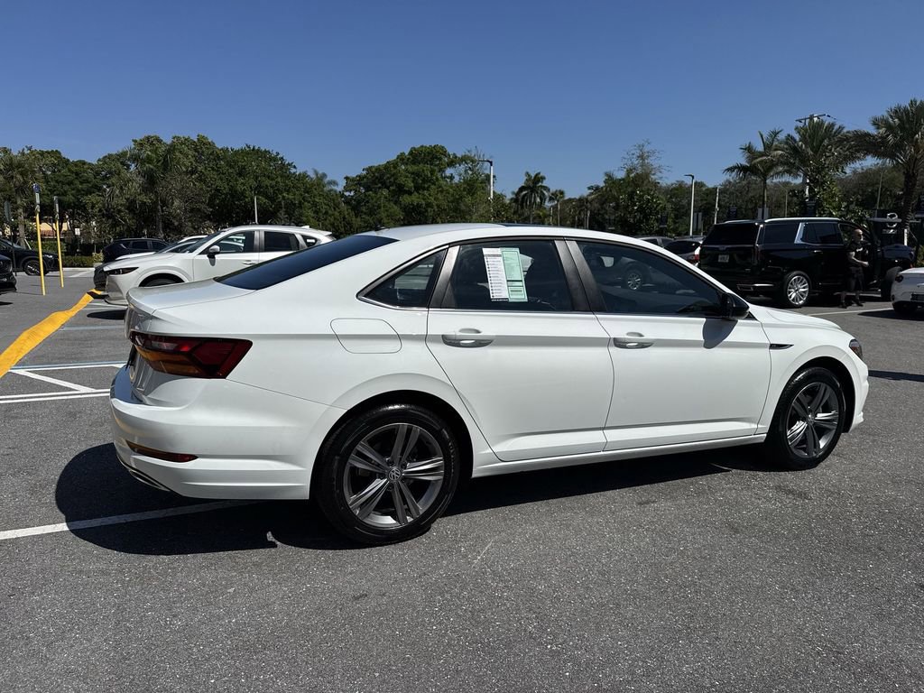 Used 2019 Volkswagen Jetta R-Line w/ R-Line Cold Weather Package image 5