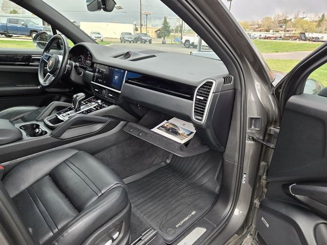 Used 2020 Porsche Cayenne AWD/4WD image 25