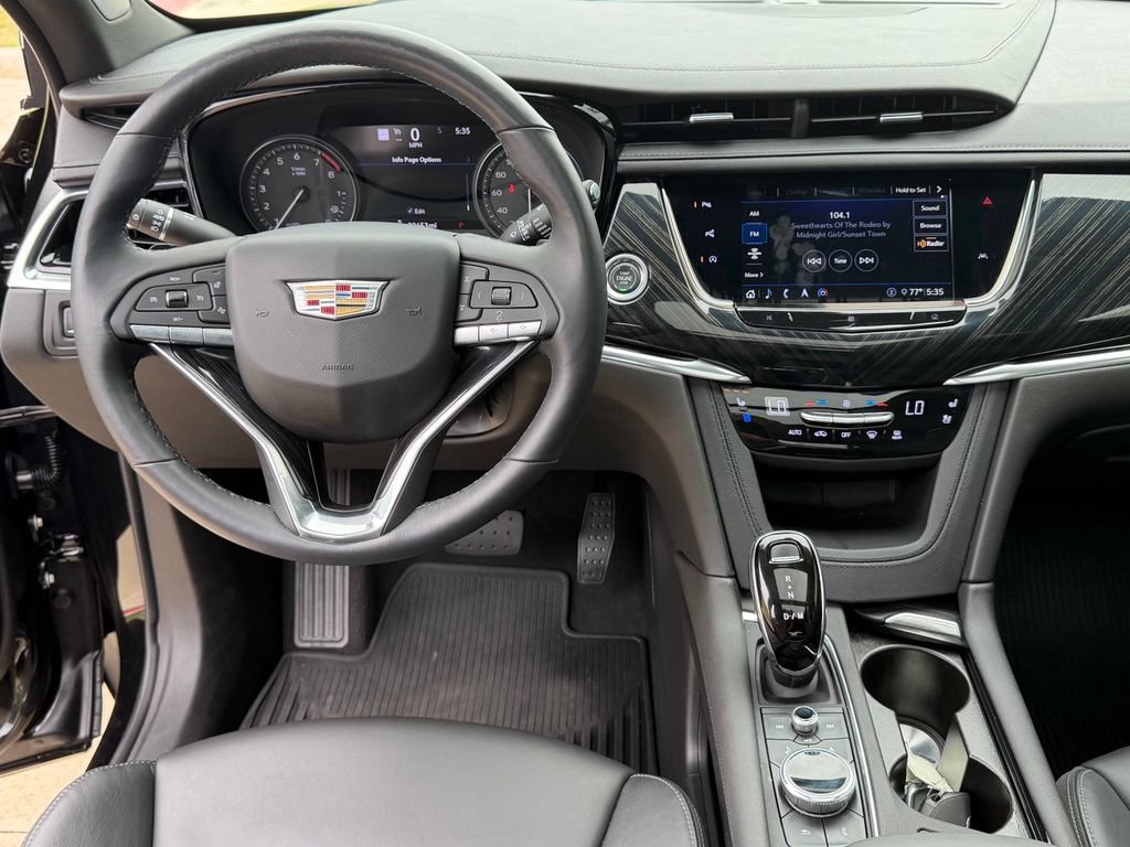 Used 2020 Cadillac XT6 Premium Luxury FWD image 26