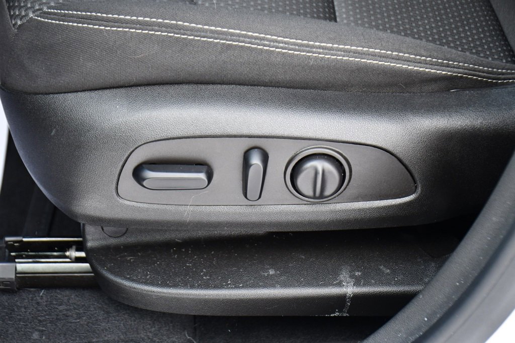 Used 2022 GMC Terrain SLE w/ Driver Convenience Package image 14