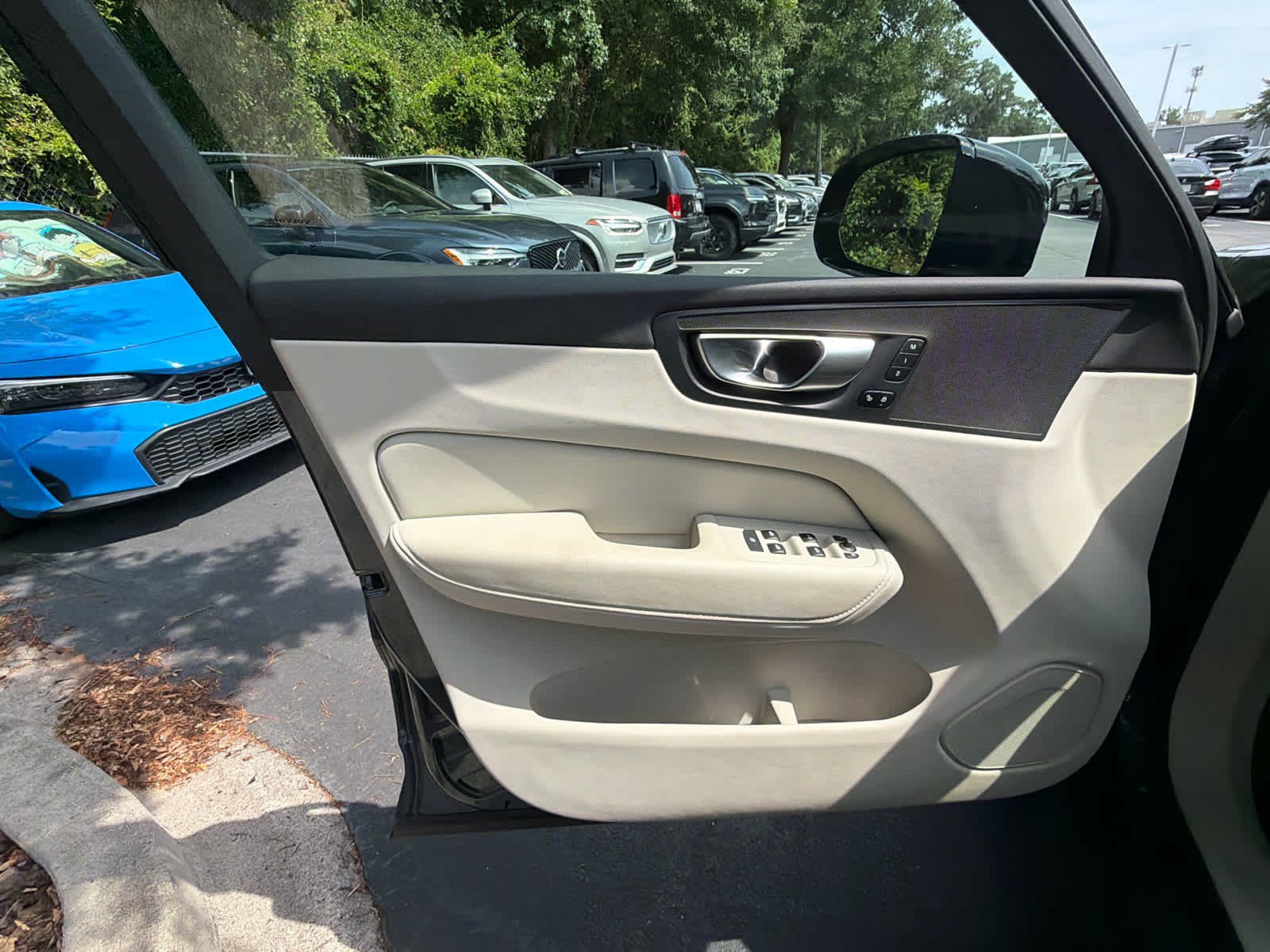 Used 2024 Volvo XC60 B5 Core w/ Climate Package AWD/4WD image 24