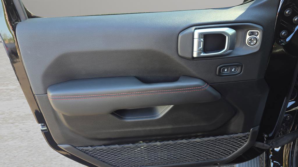 Used 2023 Jeep Wrangler Rubicon w/ Cold Weather Group image 9